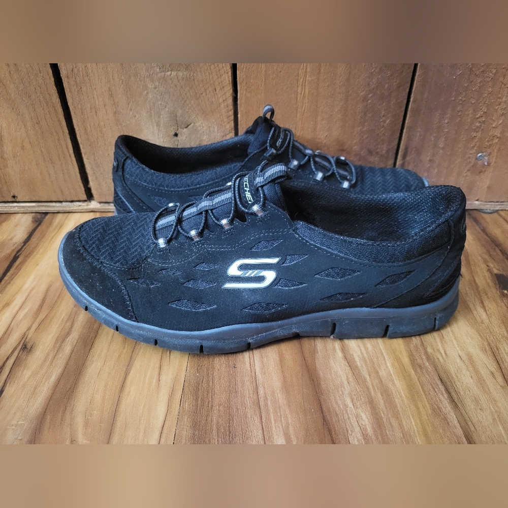 Womens Size 8.5w Black Slip On Skechers, Comfort Fit, Memory Foam